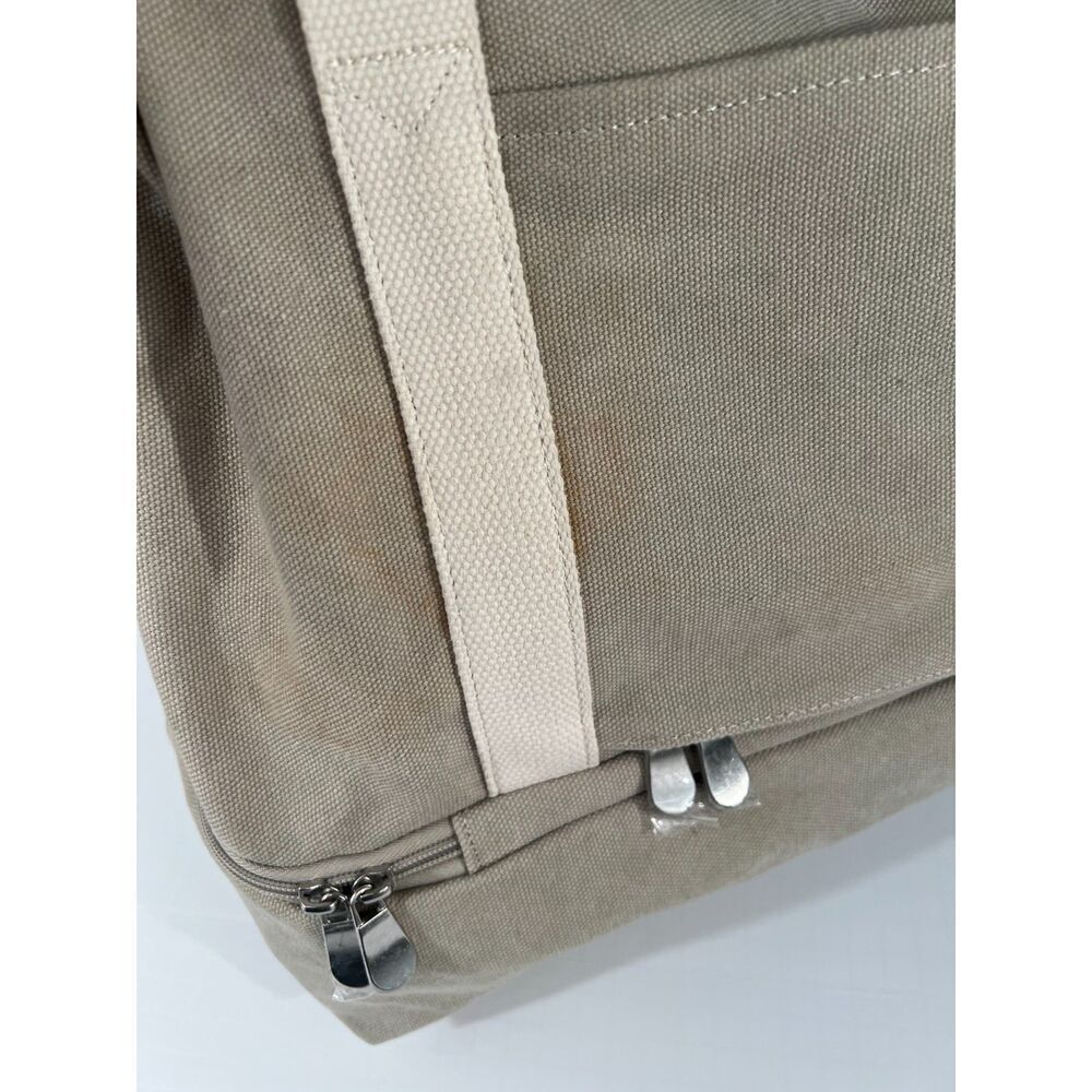 Lo & Sons Cataline Deluxe Small Weekender Bag / Duffel  in Dove Grey - Picture 12 of 15